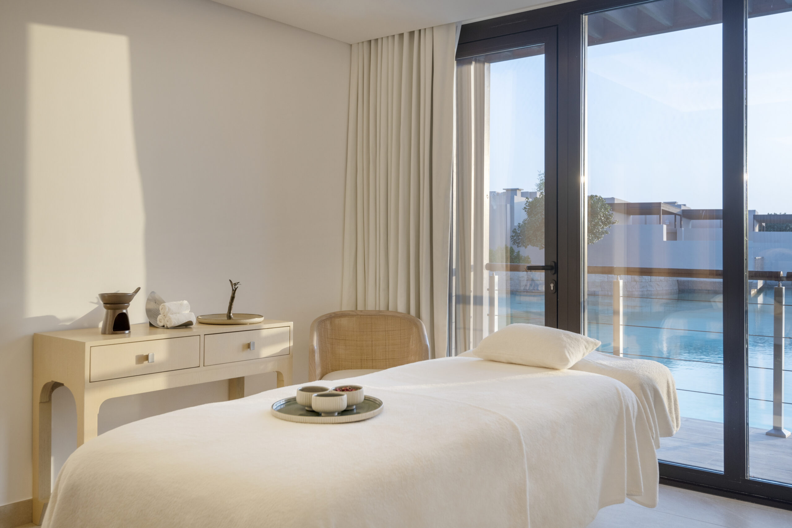 Zulal Serenity Lagoon Treatment Suite 1